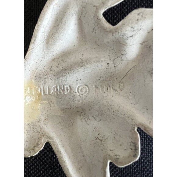 Christmas Brooch Holland Mold Handmade Handpainted Bells Ribbon Vintage - Picture 4 of 5